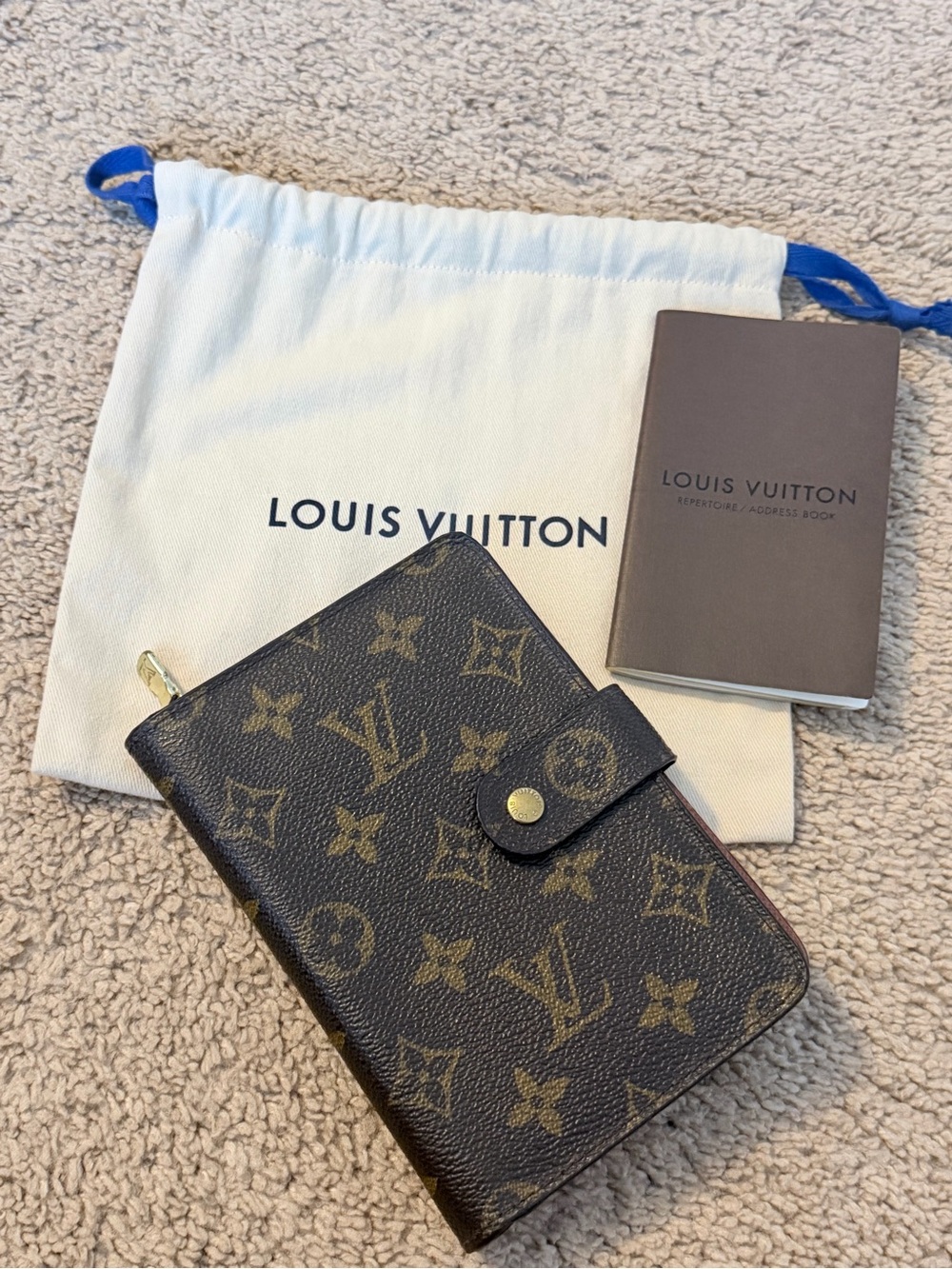 LOUIS VUITTON